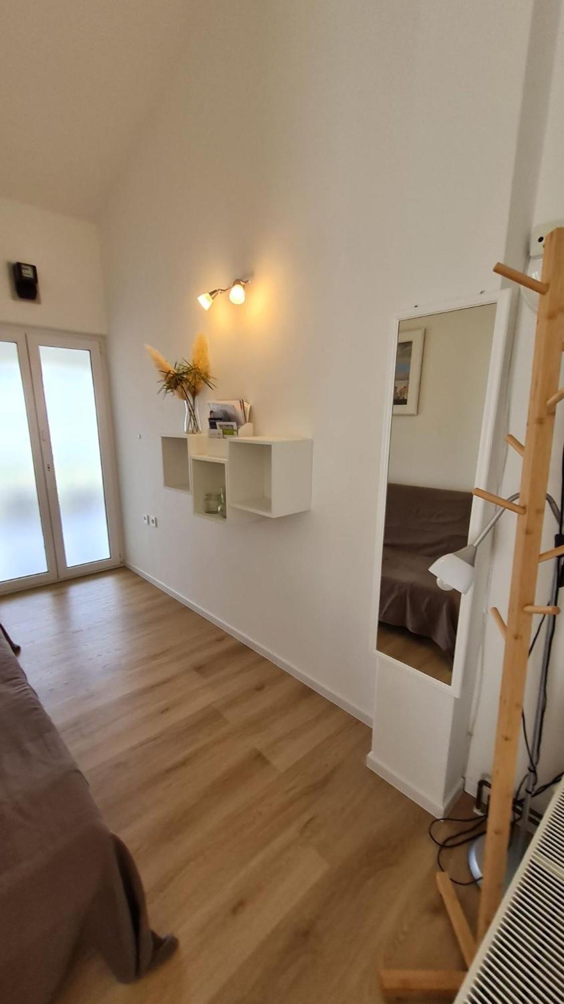 Apartmani Ela Prvic Luka Exterior photo