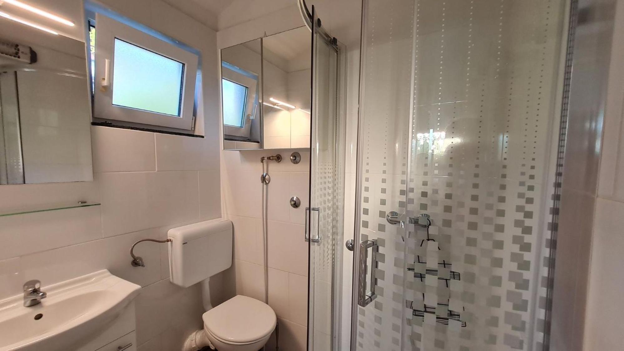Apartmani Ela Prvic Luka Exterior photo